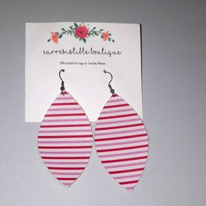 Leather type earings